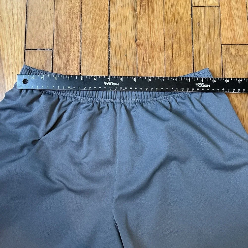 Nike Mens Large Athletic Shorts Gray Lightweight Pockets Sporty Gym Running